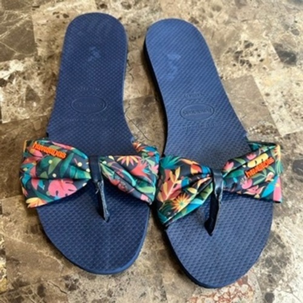 Havaianas Navy Tropical Floral Bow Flip Flop Sandals USA 11/12W Resortwear Beach